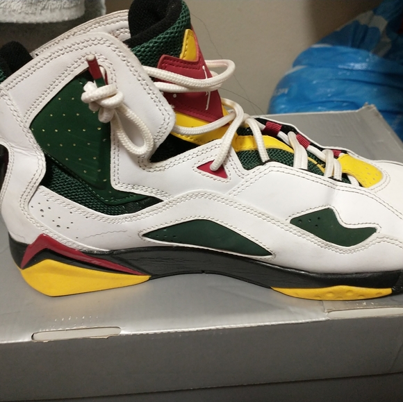 Gym shoes - Picture 2 of 4